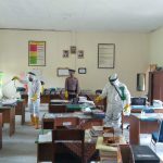 Brimob Aceh Melakukan Penyemprotan Disinfektan Di Sekolah
