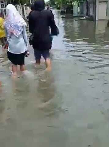 Banjir Rob Rendam Rumah di Meulaboh Aceh Barat