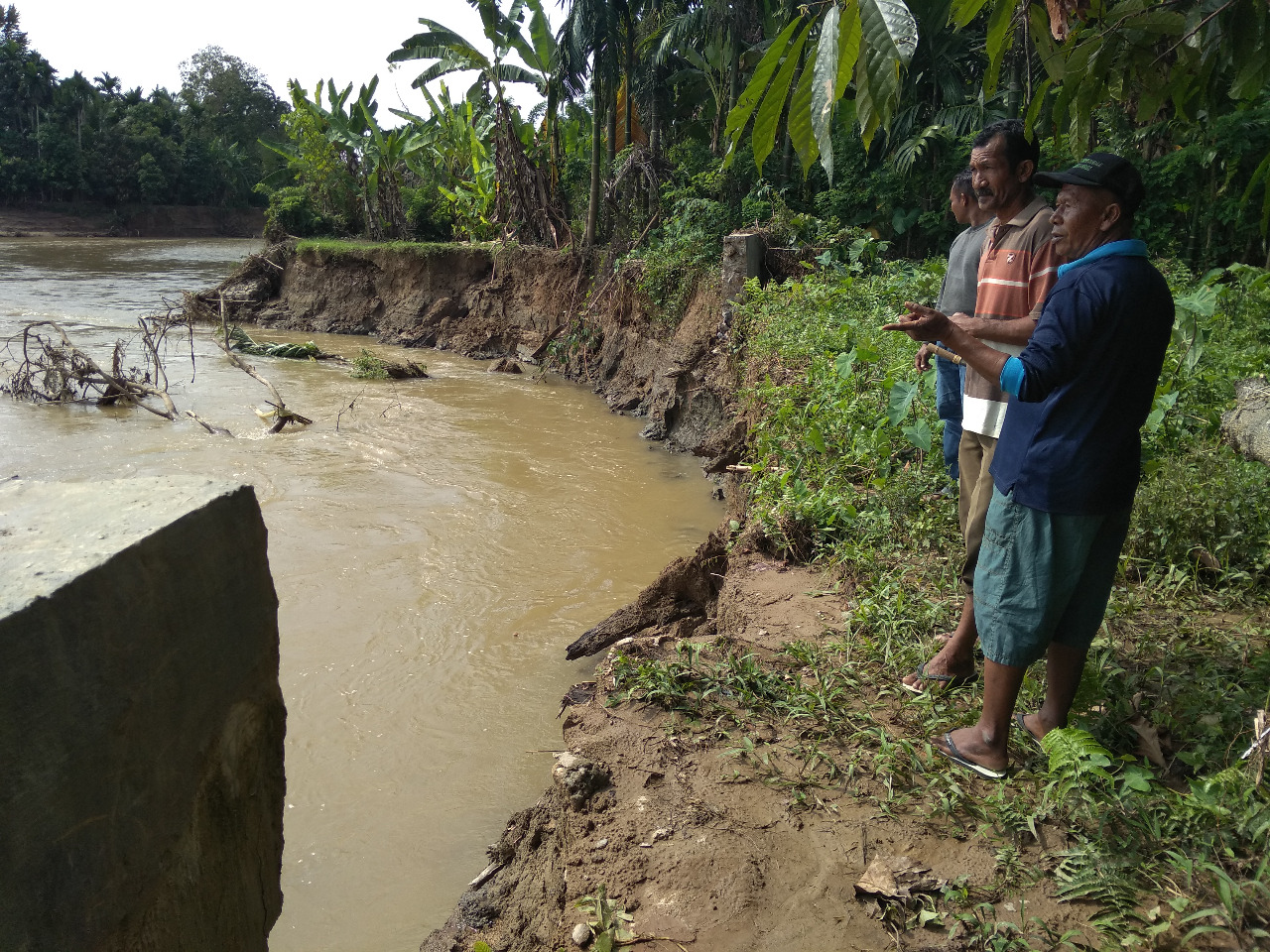 Erosi Sungai Ancam Rumah Warga Gampong Cot Jeurat