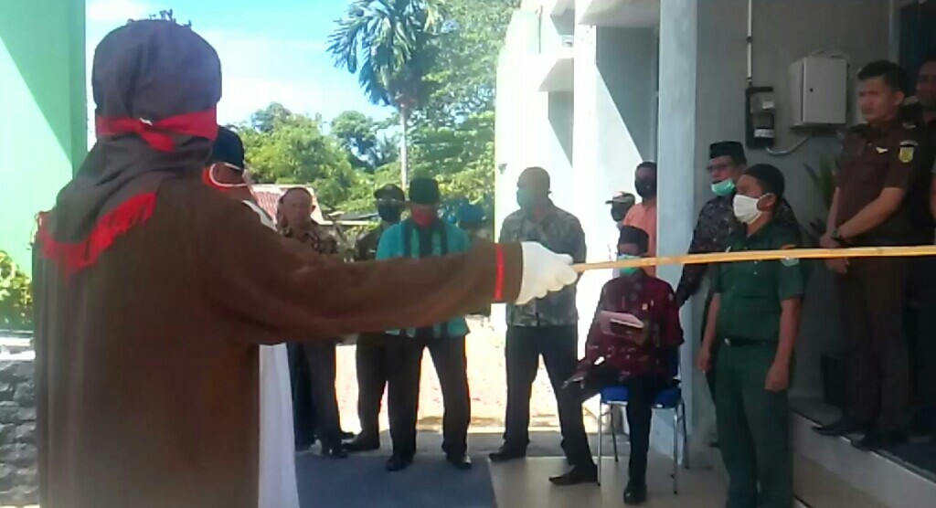 Pelanggar Syariat Islam di Aceh Selatan Jalani Hukuman Cambuk