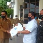Pengusaha Asal Labuhanhaji di Jakarta Serahkan APD Untuk Tenaga Kesehatan di Aceh Selatan
