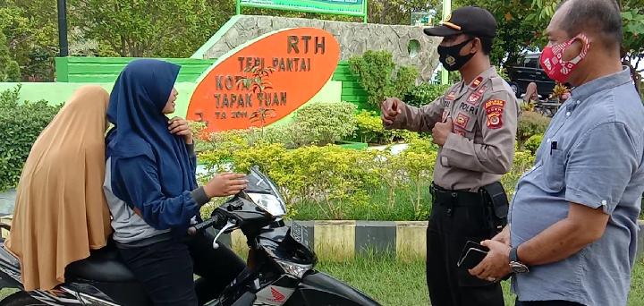 Forkopincam Tapaktuan Himbau Kepada Warga Tetap Menggunakan Masker