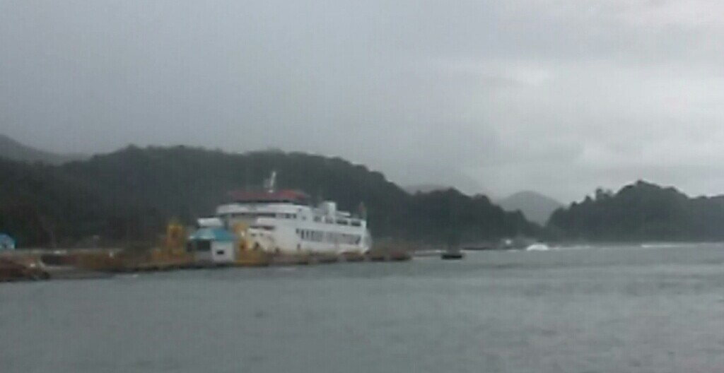 Penumpang KMP Labuhan Haji Terkatung – Katung, Keluhkan Mahalnya Harga Makanan