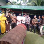 Jenazah Almarhum Zulman Tiba di Rumah Duka, Disambut Isak Tangis Keluarga