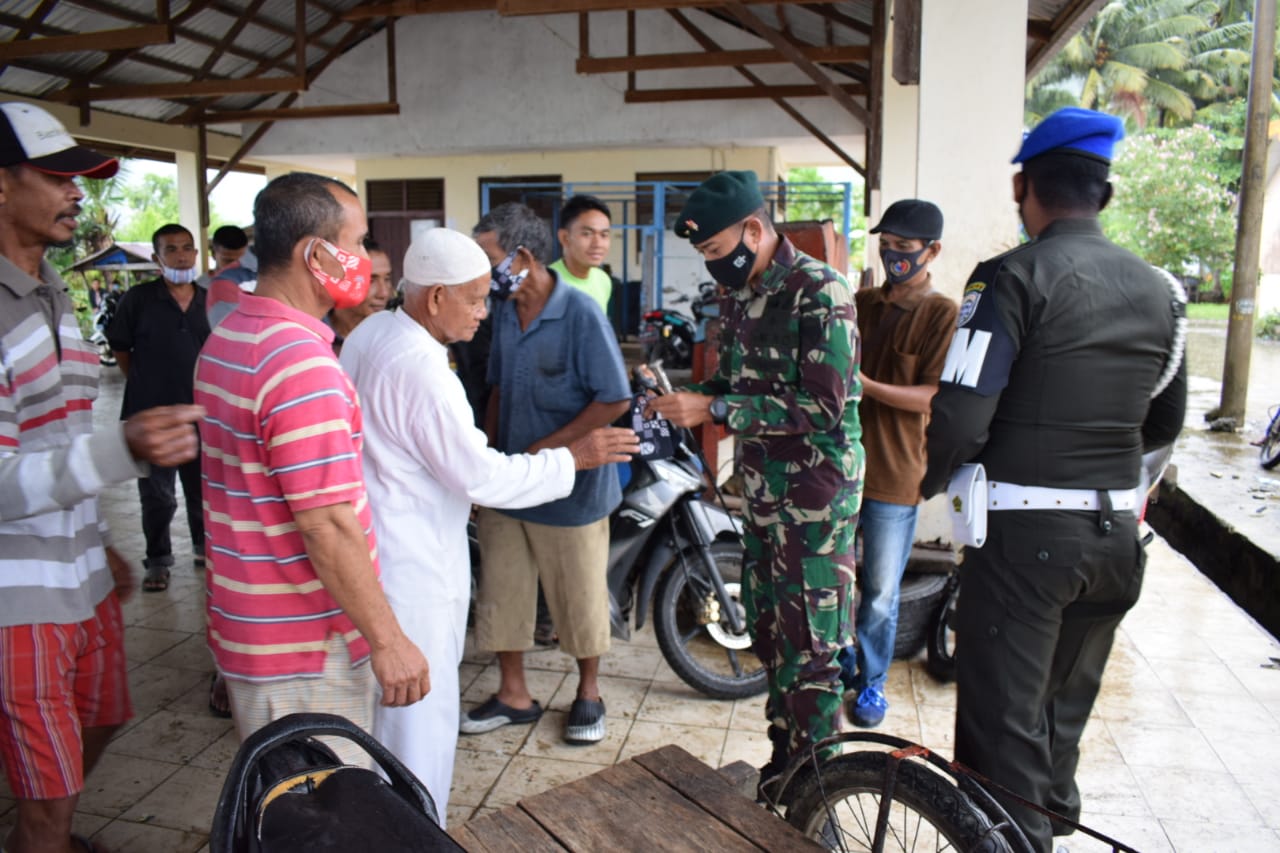 Forum LSM dan Wartawan Bersama Personil TNI Kembali Bagi – Bagi Ribuan Masker