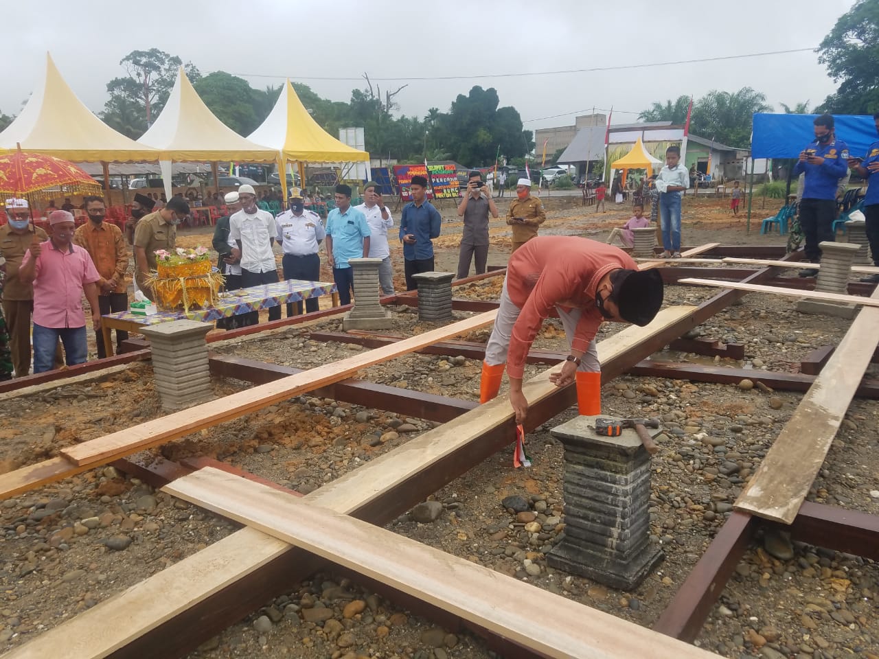 Bupati Tgk Amran Letakkan Batu Pertama Pembangunan Pesantren Uswatun Hasanah Al-Hasbiyah