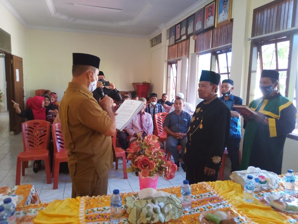 Camat Tapaktuan Lantik Imum Mukim Hilir Periode 2020-2025