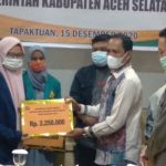 Ribuan Mahasiswa Aceh Selatan Terima Bea Siswa Berprestasi dan Skripsi