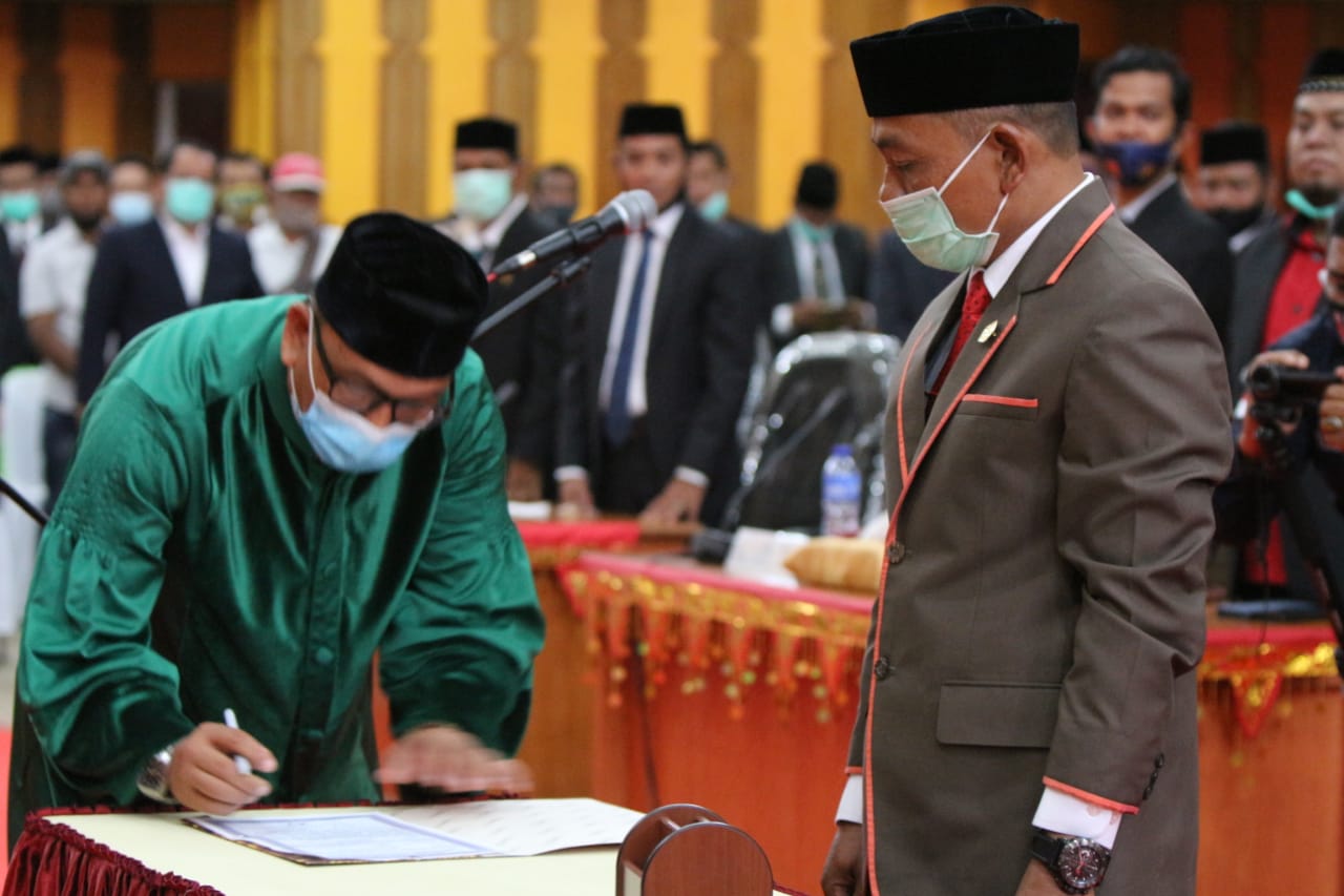 Penantian Lama Terwujud, Akhirnya Amiruddin Dilantik Sebagai Ketua DPRK Aceh Selatan