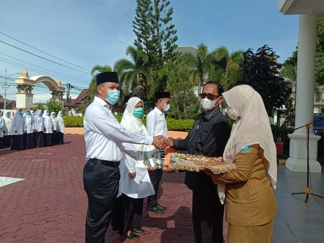 Bupati Tgk Amran Serahkan SK CPNS Formasi Tahun 2019