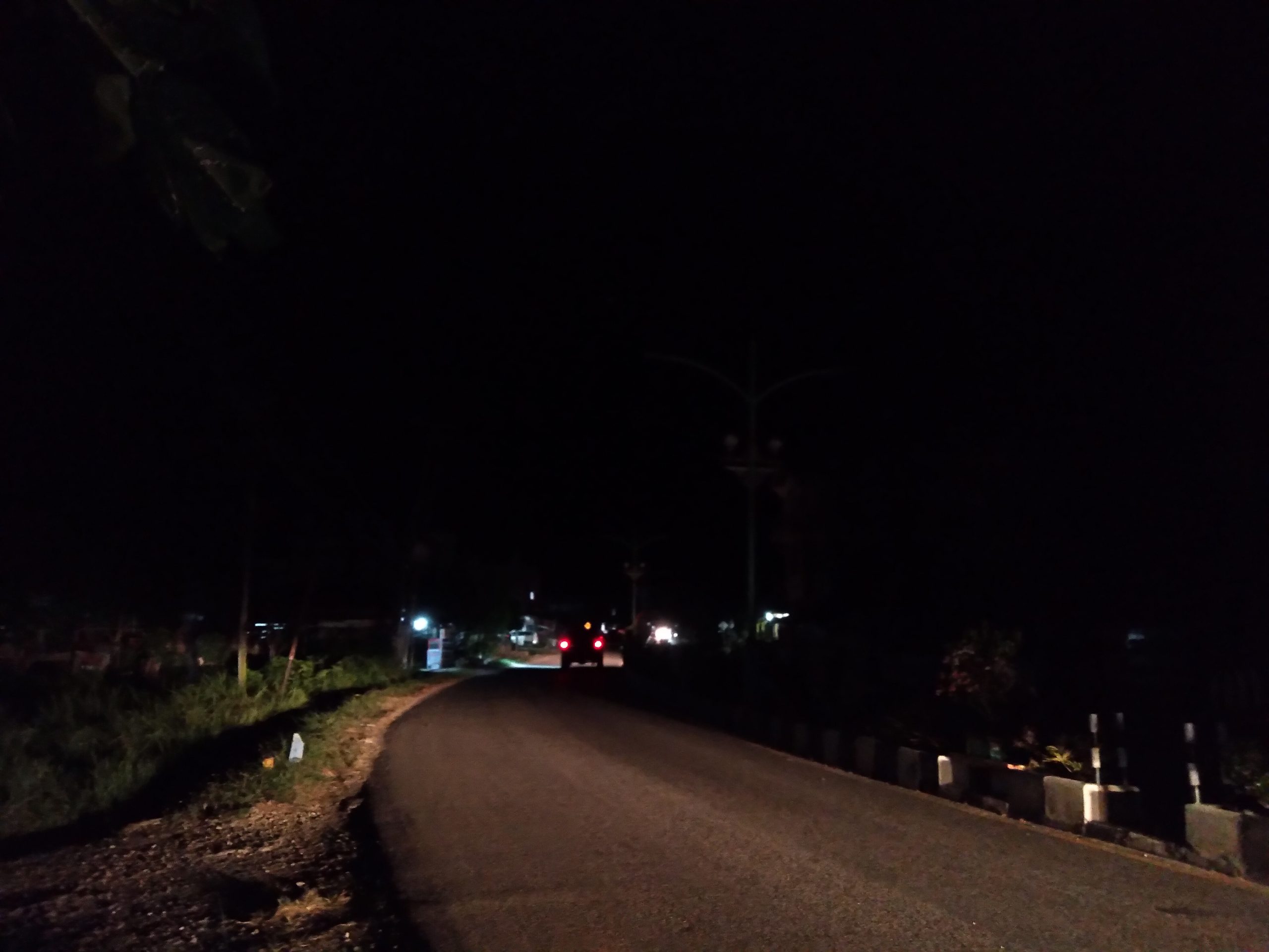 Lampu Jalan Dijalur Dua Kota Tapaktuan Mati Total