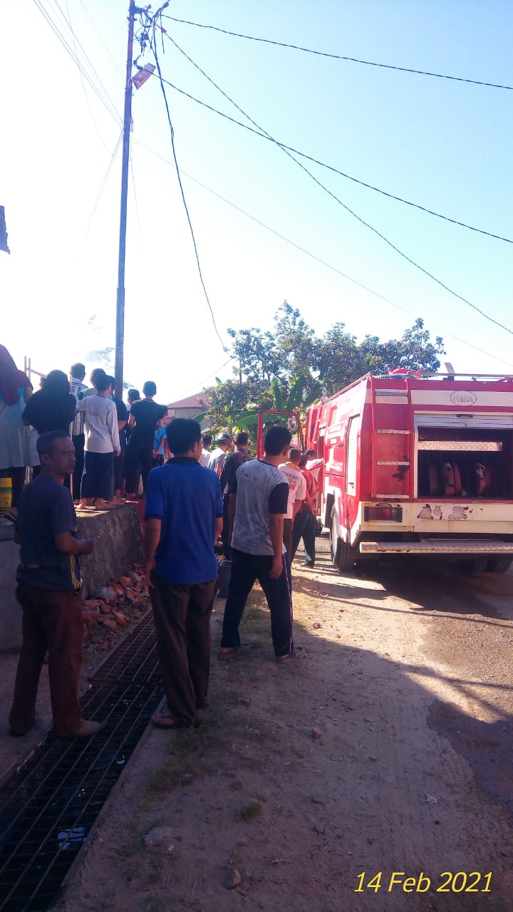 Gudang Tempat Penyimpanan Alat Pelaminan di Aceh Selatan Nyaris Hangus Terbakar