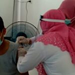 Tenaga Kesehatan Puskesmas Blang Keujeren di Vaksin Covid-19