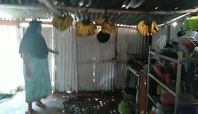 Saudara Bupati Aceh Selatan Tempati Rumah Tak Layak Huni