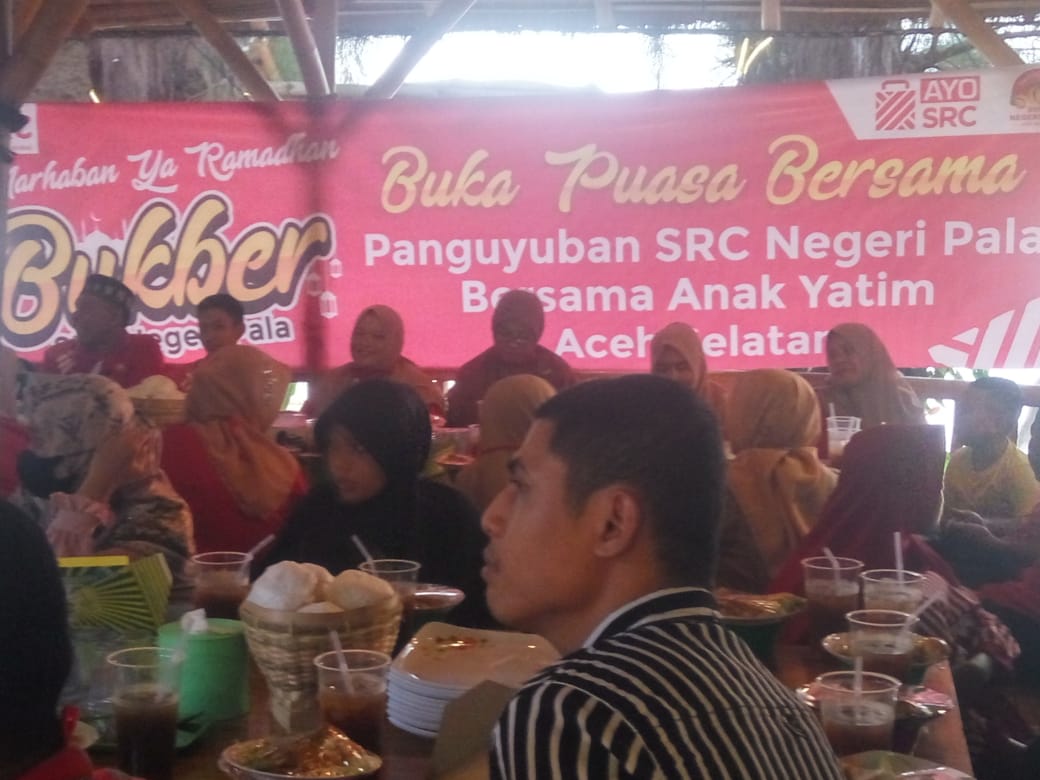 Paguyuban SRC Negeri Pala Santuni Anak Yatim dan Buka Puasa Bersama