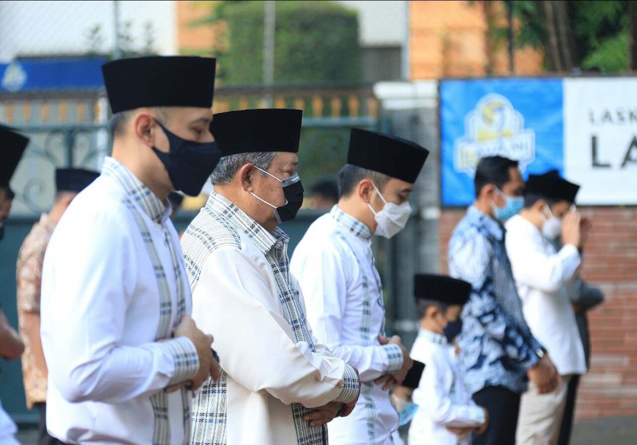 SBY Rayakan Idul Fitri 1442 H Bersama Keluarga