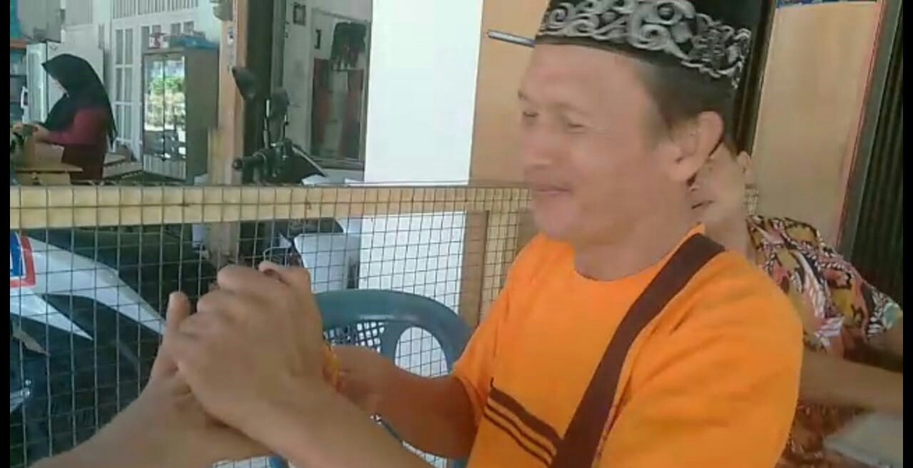 Telah 8 Tahun T Hasbi Buka Pratik Terapis Keliling di Aceh Selatan