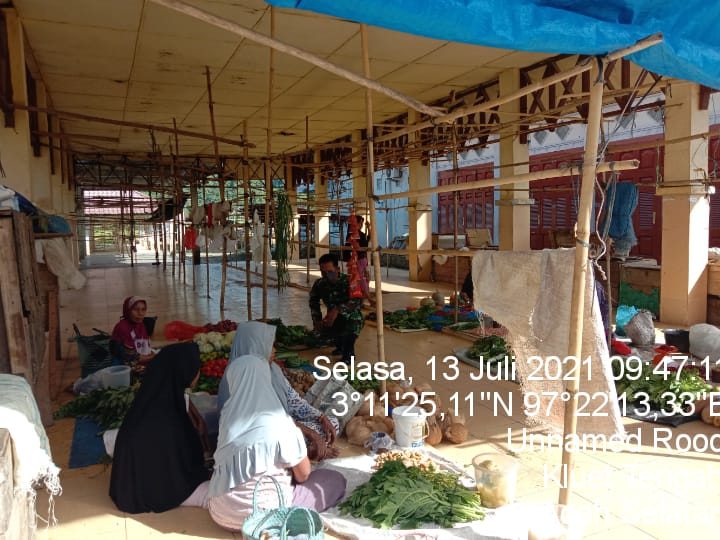 Pantau Harga Sembako, Kopda Jailani : Untuk Mengetahui Ketersediaan Bahan Pokok di Pasar