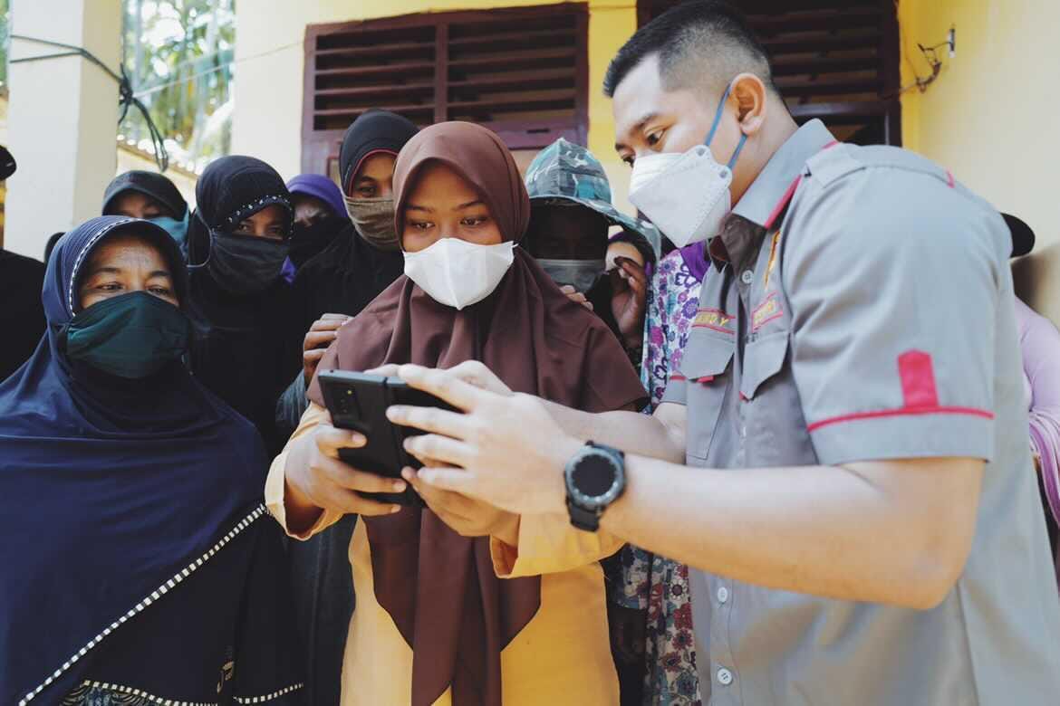Demi Bantu Masyarakat, Seorang Siswi SMA Nekat Kirimkan Pesan Minta Ban Bekas Ke Kapolda Aceh