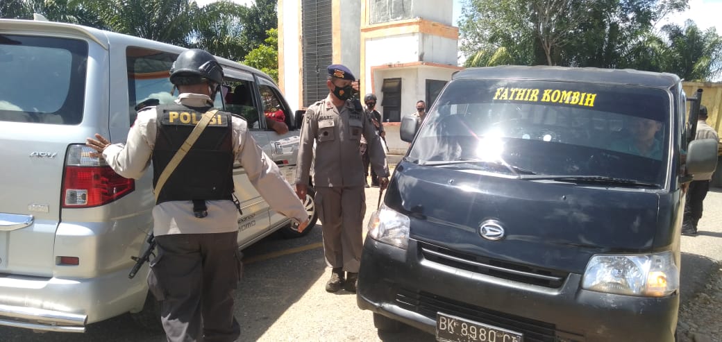 Komandan Batalyon C Pelopor Sat Brimob Polda Aceh Tinjau Pelaksanaan PPKM Darurat Di Perbatasan Aceh Selatan – Subulusalam