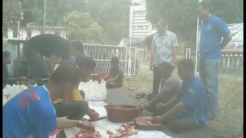 DPC Partai Demokrat Aceh Selatan Lakukan Penyembelihan Hewan Qurban