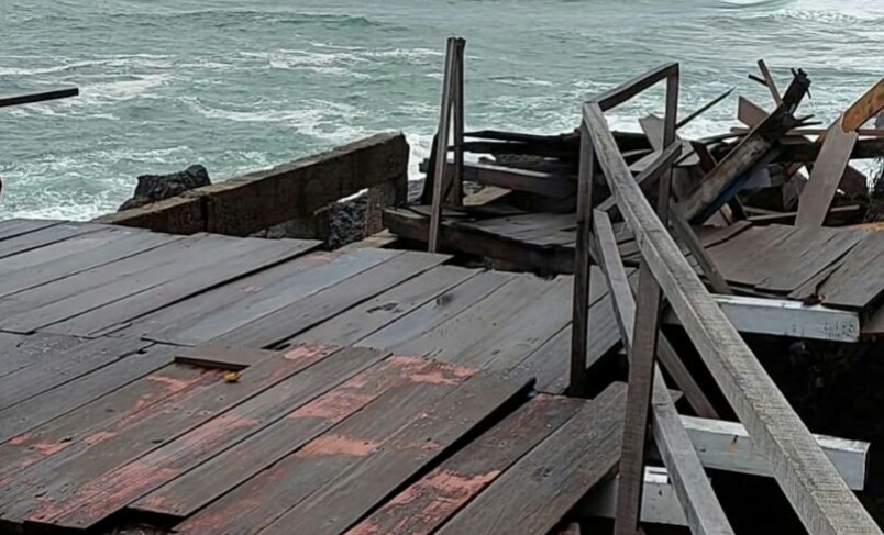 Dinas Pariwisata Aceh Selatan Abaikan Kerusakan Anjungan Tapak Tuan Tapa