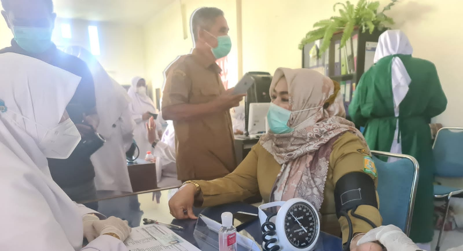 Aceh Besar Laksanakan Vaksinasi COVID-19 serentak