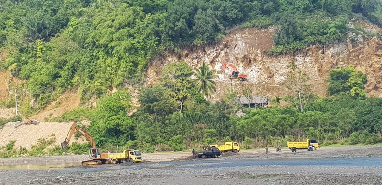 Galian C Diduga Tidak Mengantongi Izin Marak di Sungai Meukek