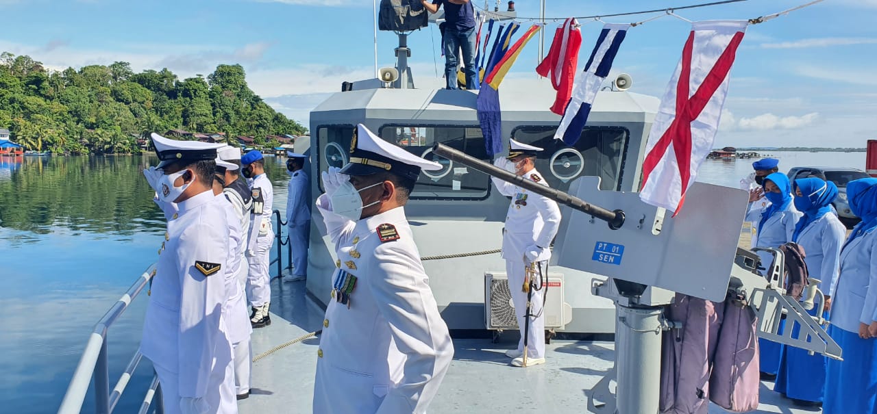 Peringati Hari Jadi Ke 76 TNI AL, Pangkalan TNI-AL Simuelue Gelar Upacara Tabur Bunga