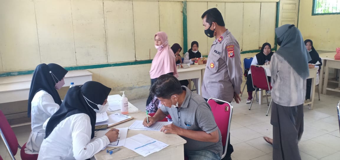 46 siswa MTSS Kedai Runding Kluet Selatan Divaksin, Ini Pesan Kapolsek