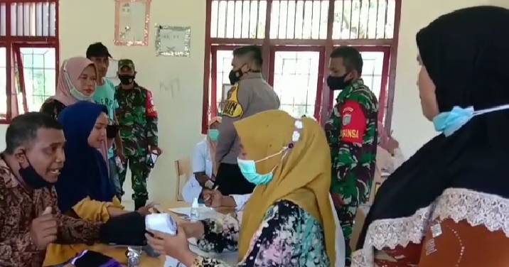 Antusiasme Warga Buloeh Seuma Mengikuti Vaksin Ditengah Keterisoliran Jaringan Seluler