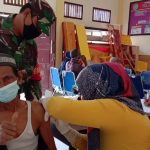 Di Inisiasi Babinsa Koramil 06 Kluet Utara, Warga Gampong Pulau Kambing Lakukan Vaksinasi