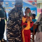 Peringati HUT Armada RI Ke-76, Lanal Simeulue Gelar Serbuan Vaksinasi Maritim dan Donor Darah