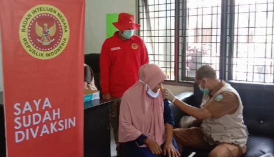 BIN Aceh Selatan Gelar Vaksinasi Door to Door Di Labuhan Haji Barat