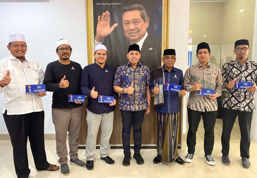 Muslim Sambut Keluarga Dayah dan Ulama yang Bergabung ke Partai Demokrat