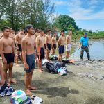 LANAL SIMEULUE LAKSANAKAN TEST KEMAMPUAN RENANG UNTUK SELEKSI MENJADI PRAJURIT TNI AL