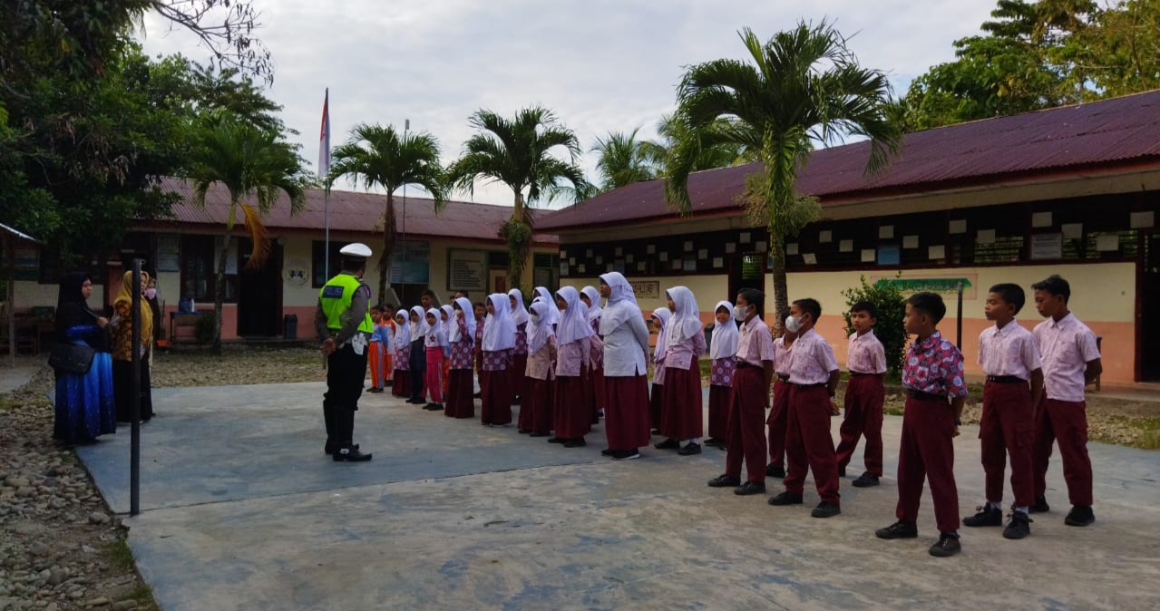 Satlantas Polres Asel Gelar Sosialisasi Kamseltibcar Lantas dan Manfaat Vaksinasi Usia 6 – 11 tahun