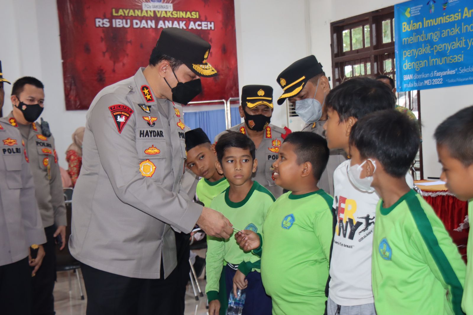 Masyarakat Jangan Eforia atas Kelonggaran Prokes : Tetap Lakukan Vaksinasi