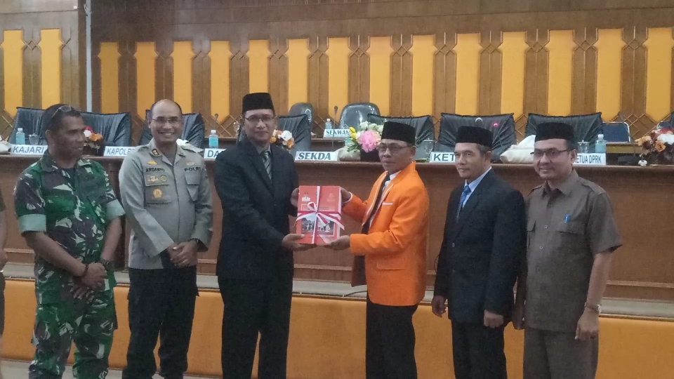 DPRK Asel Gelar Rapat Paripurna LKPJ Bupati Tahun 2021, Ketua Pansus II Zamzami dan Ketua Pansus IV Hadi Surya