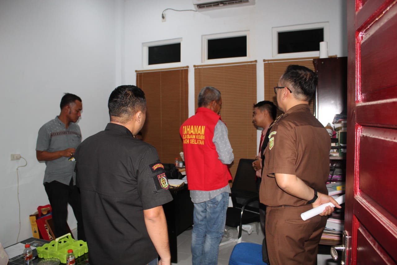 Diduga Korupsi DD, Kejari Aceh Selatan Tahan Mantan Keuchik Gampong Ujung Padang