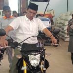 Bupati Tgk. Amran Serahkan Alsintan Kepada Kelompok Tani 