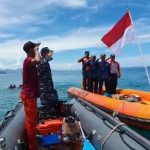 Tim Penyelam Barat Selatan Aceh Kibarkan Bendera Merah Putih di Dasar Laut Karang Tongkat Tuan Tapa