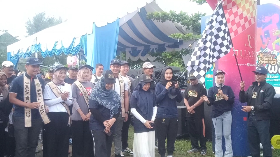Bupati Tgk. Amran Beserta Forkopimda Lepas Peserta  Fun Walk 
