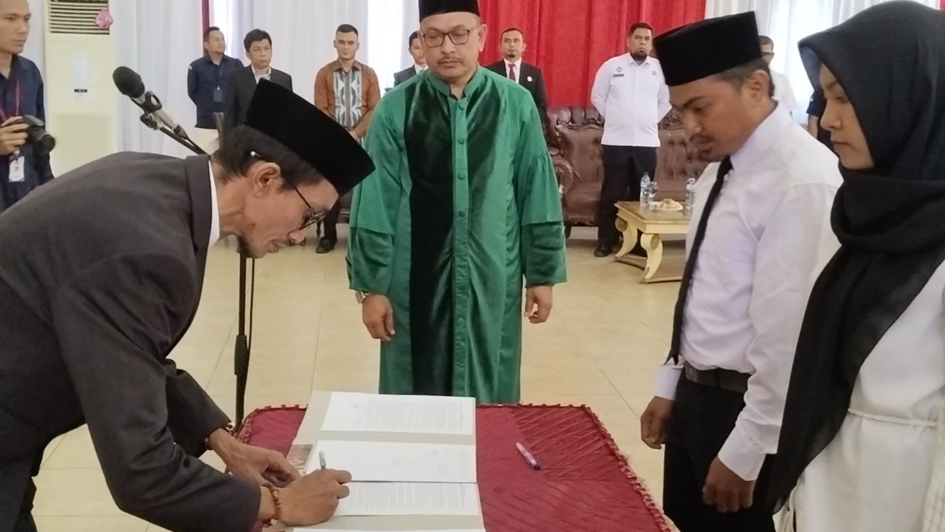 Anggota PPK Dilantik, Ini Pesan Ketua KIP Aceh Selatan