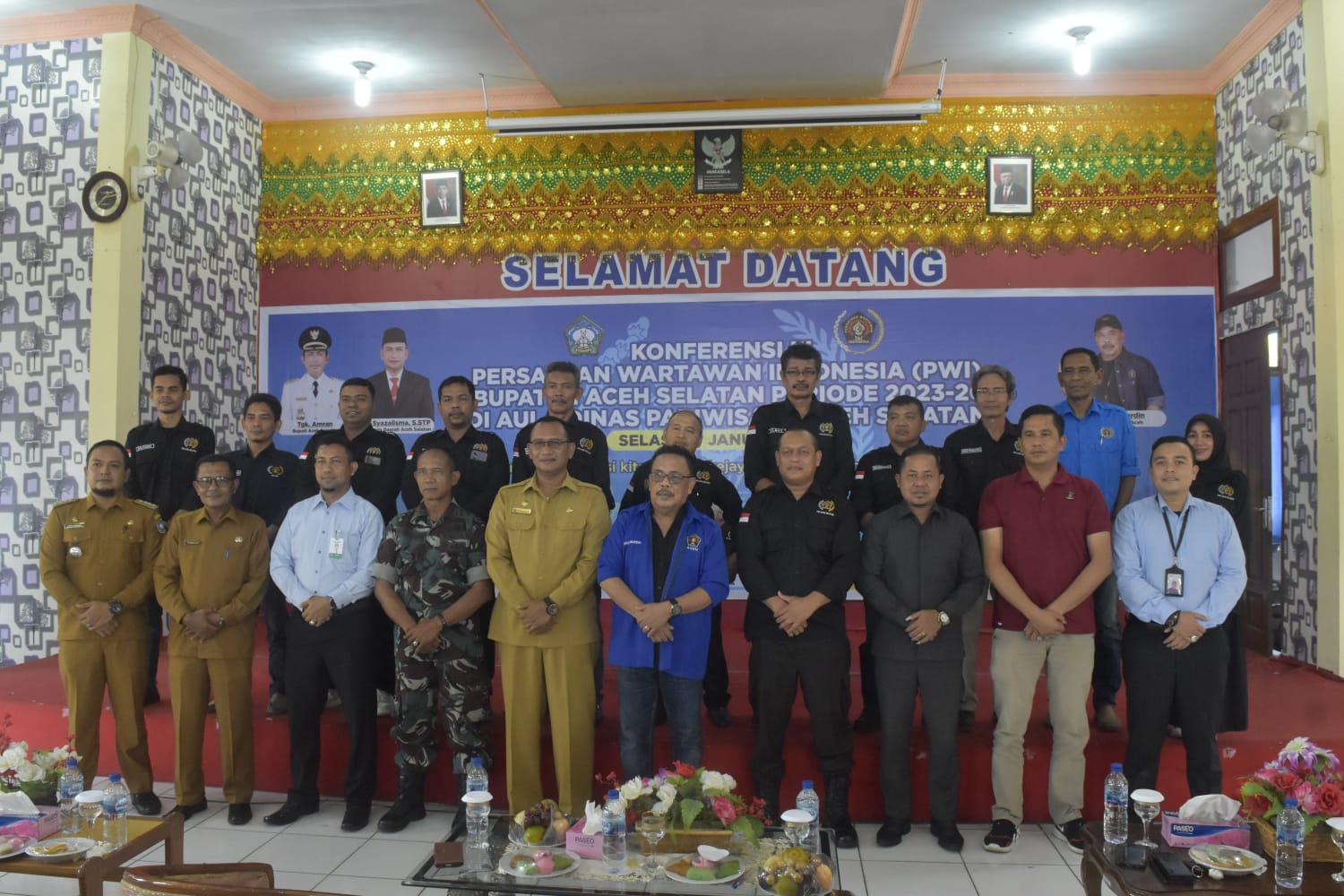 Sekda Cut Syazalisma Membuka Konferkab III PWI Aceh Selatan 