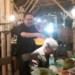 Ketua PWI Aceh Selatan Terpilih Dilemuri  Tepung oleh Ketua PWI Aceh 