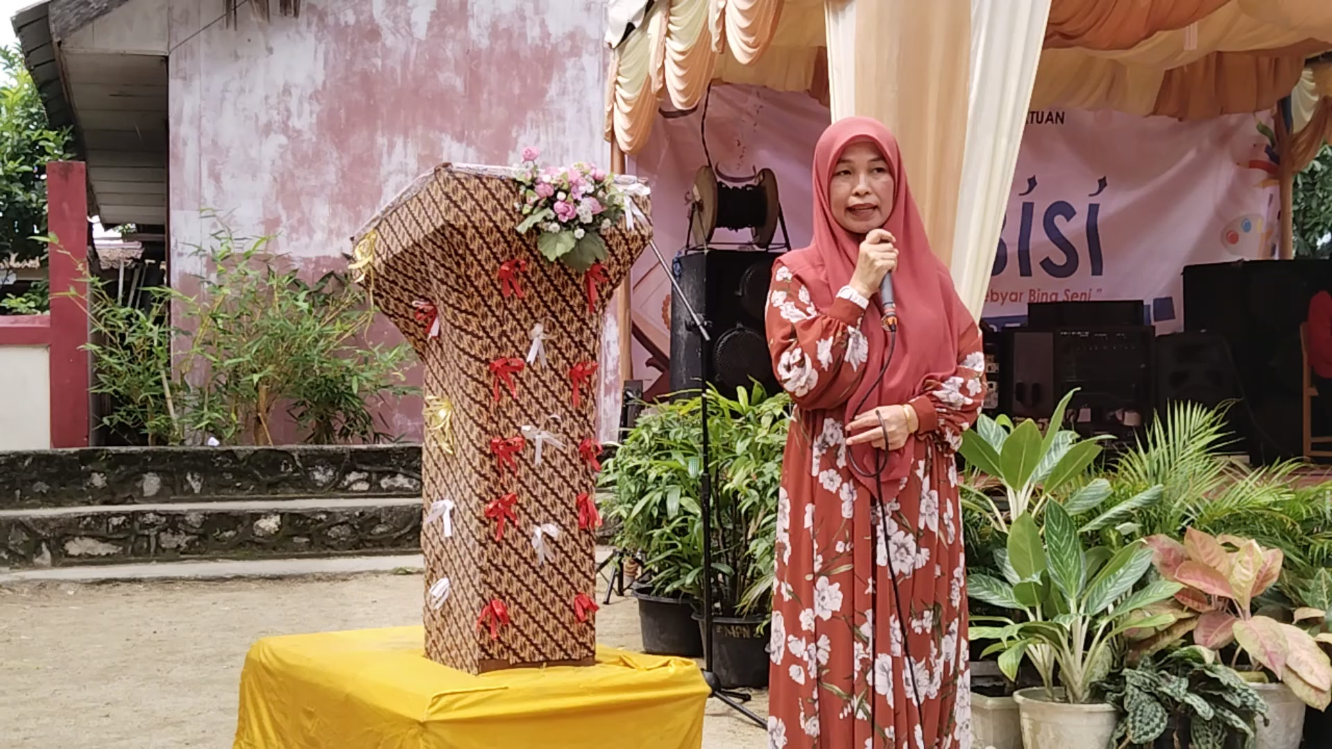 Ketua TP PKK Aceh Selatan Hadiri Pembukaan  Gebini SMPN 2 Tapaktuan