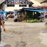 Pasar Inpres Tapaktuan Masih Becek dan Beraroma Tak Sedap