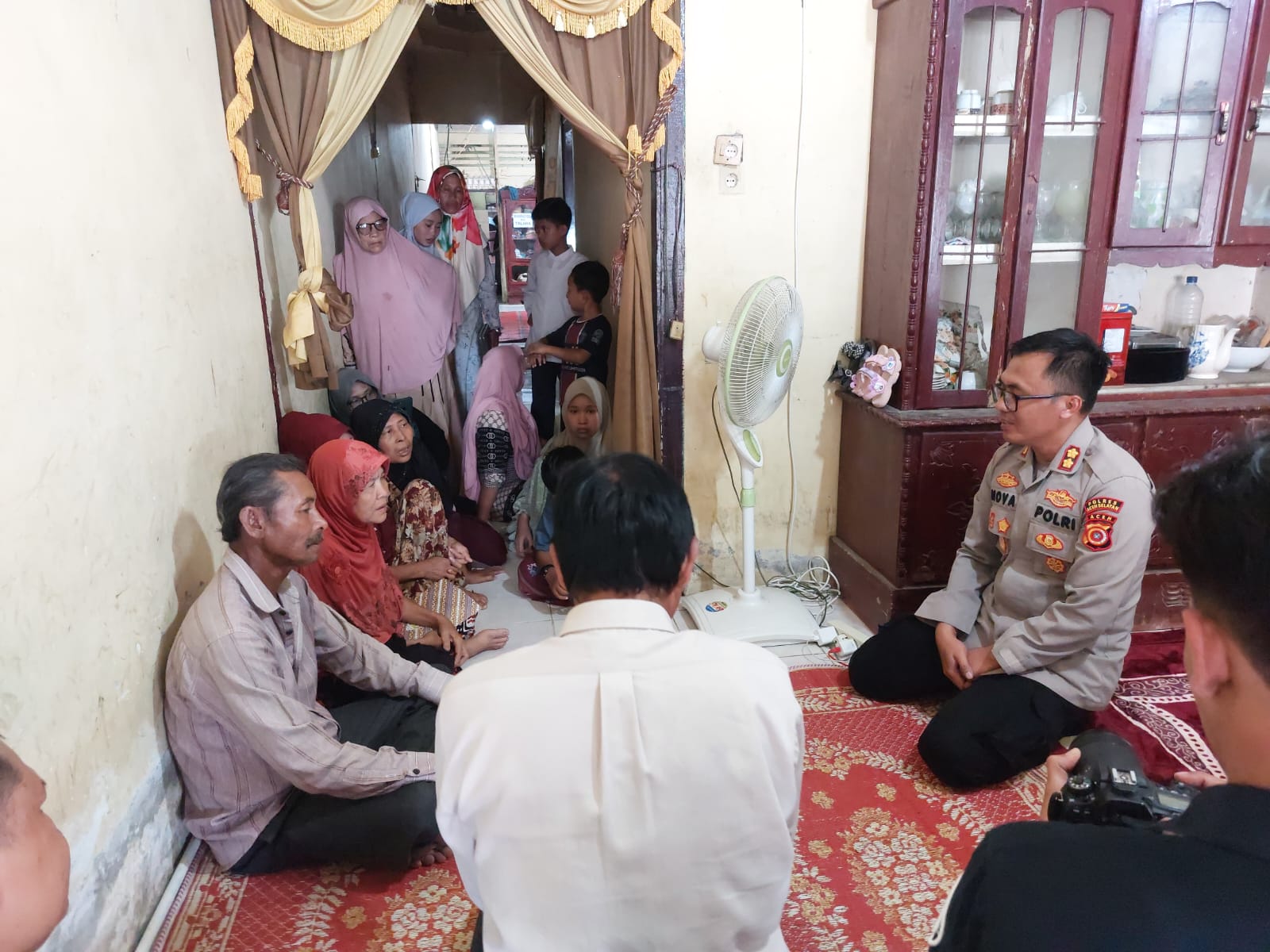 Kapolres AKBP Nova Suryandaru Berkunjung ke Rumah Korban Pembunuhan di Kluet Utara