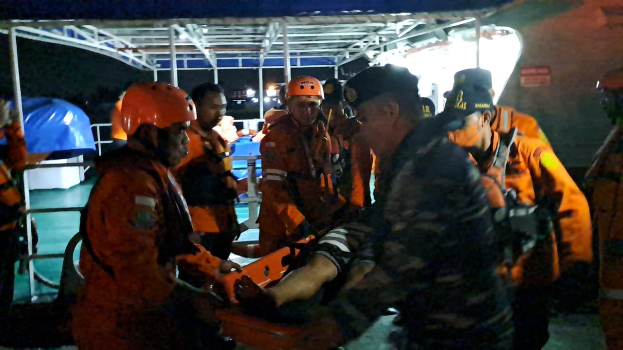 Basarnas Aceh Evakuasi Satu Crew Kapal MV. Majestic Island di Perairan Selat Benggala Aceh Besar